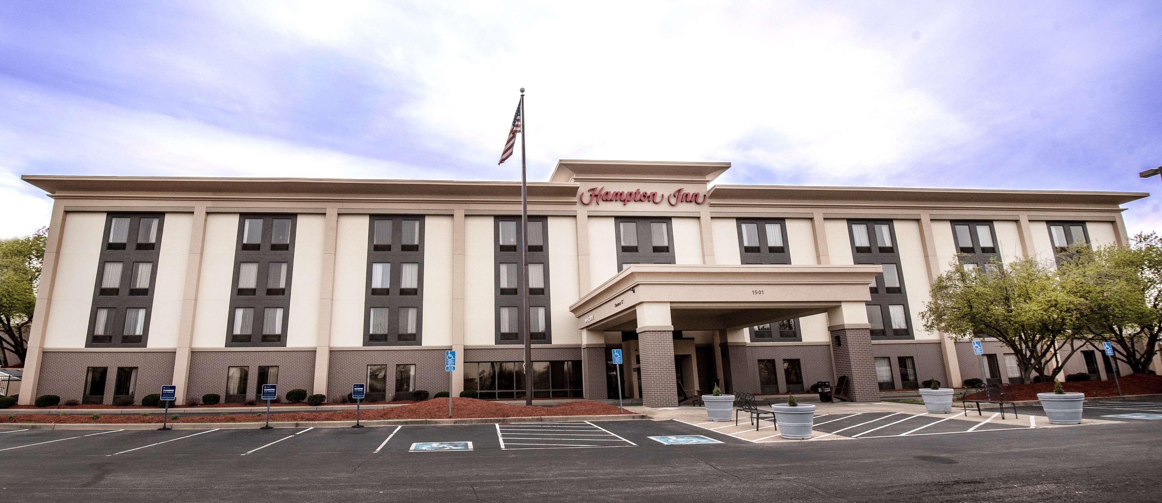 Hampton Inn Clarksville Exterior photo