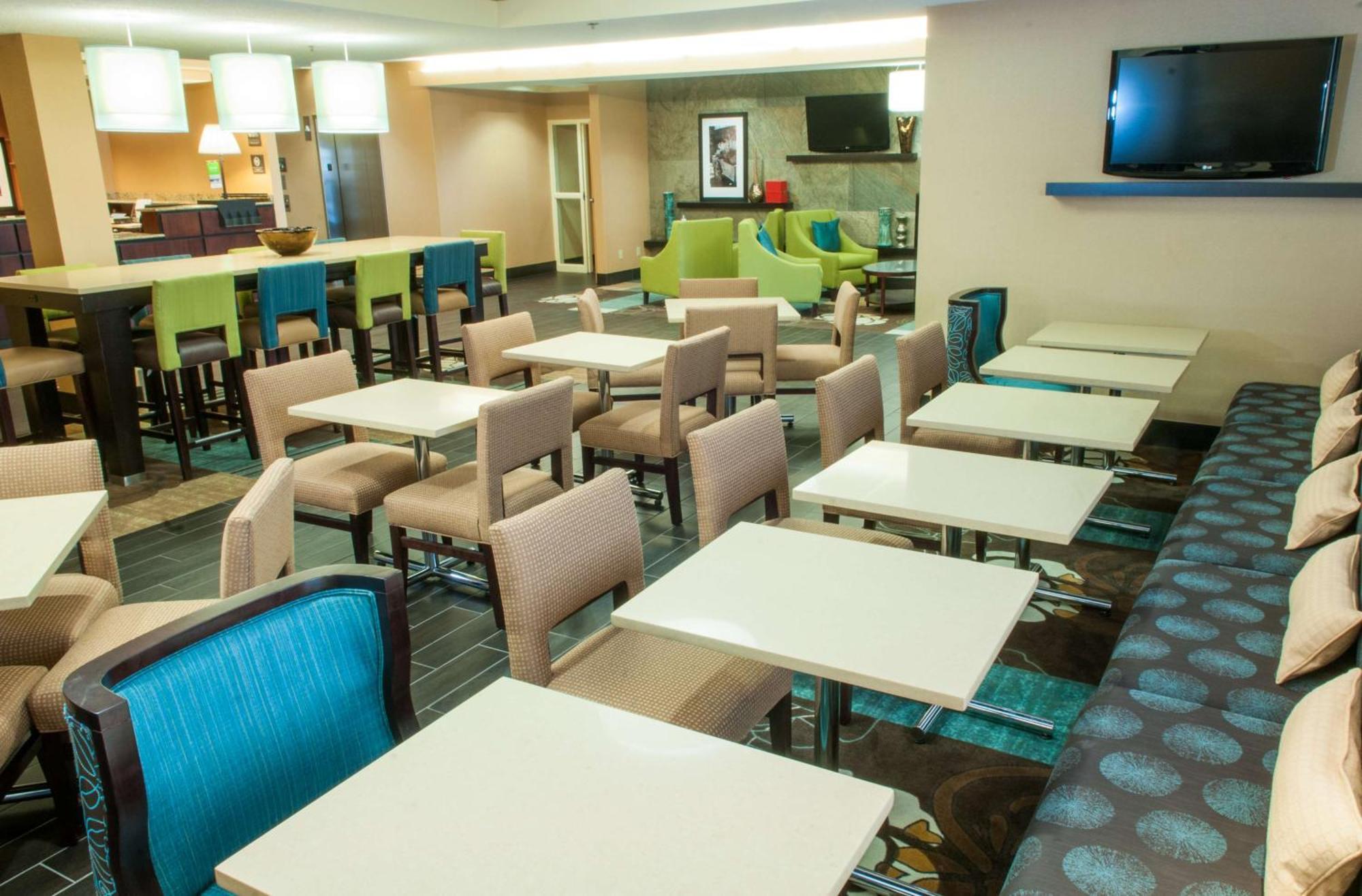 Hampton Inn Clarksville Exterior photo