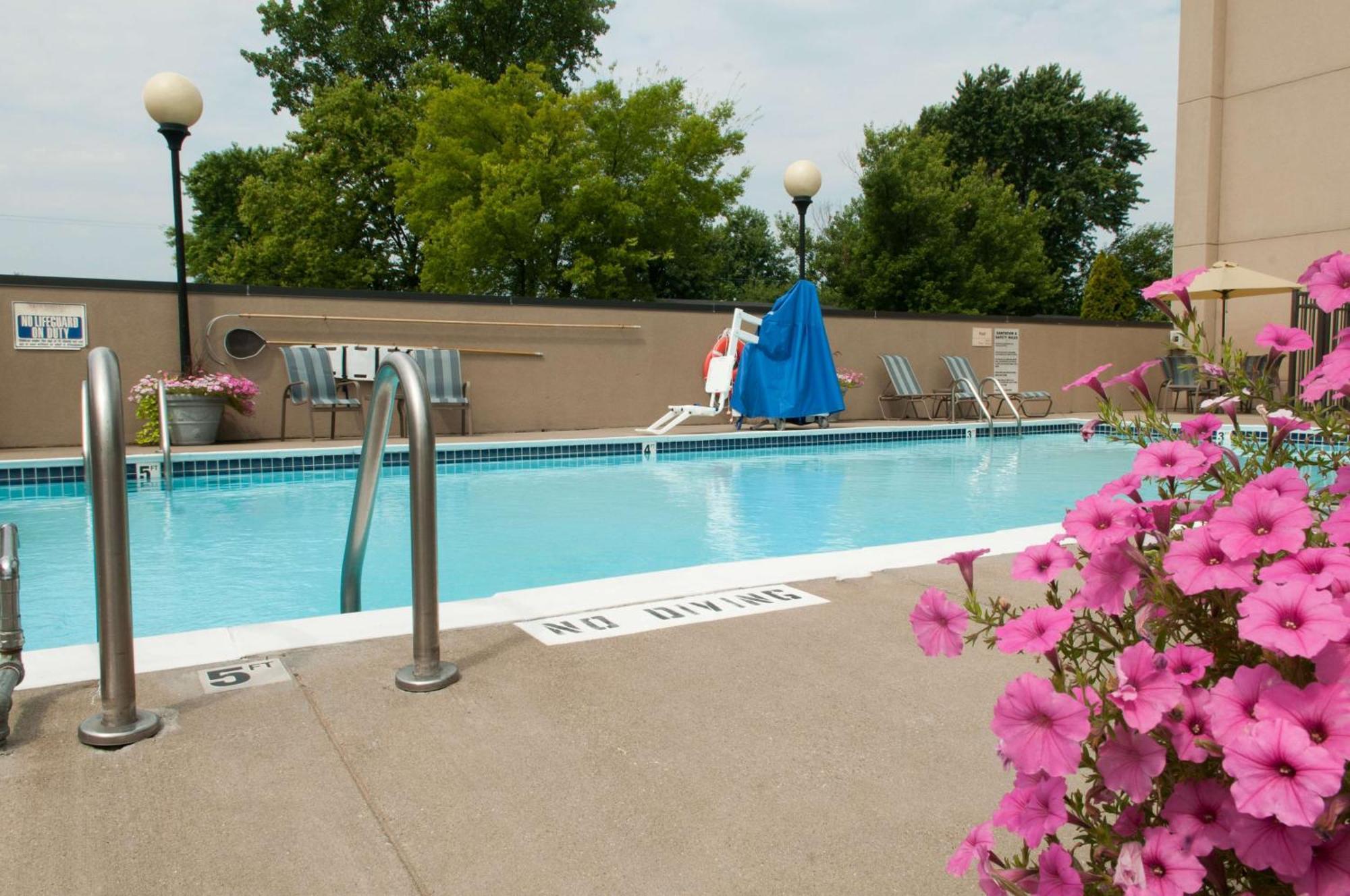 Hampton Inn Clarksville Exterior photo