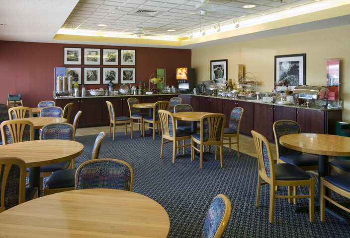 Hampton Inn Clarksville Restaurant photo